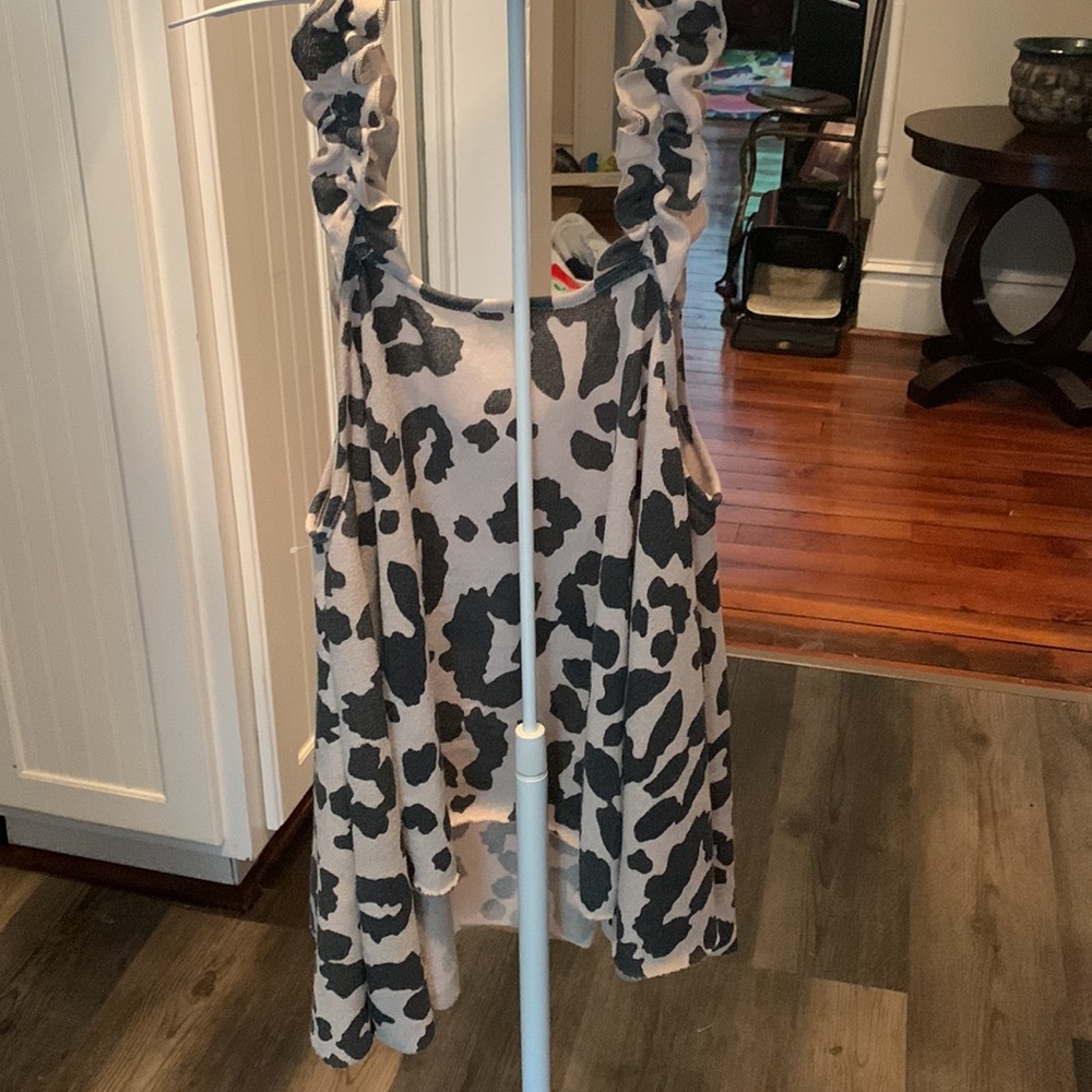 Blue buttercup strappy animal print tent‎ top. NWOT. - Picture 6 of 6